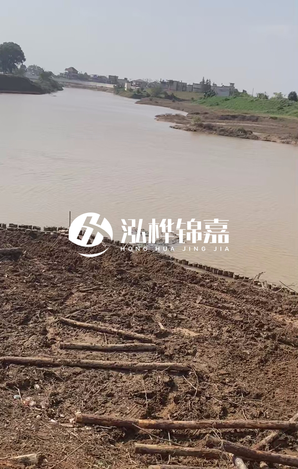 打松木樁施工用什么機(jī)械最好-松木樁施工技術(shù)要求？