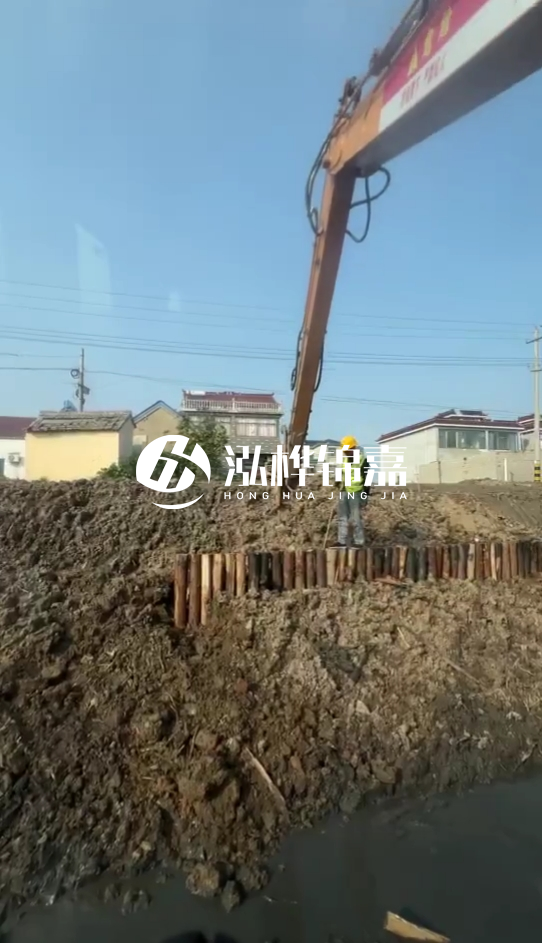南陽挖機打木樁專業(yè)施工-打防汛木樁時選用多粗的木樁為宜？