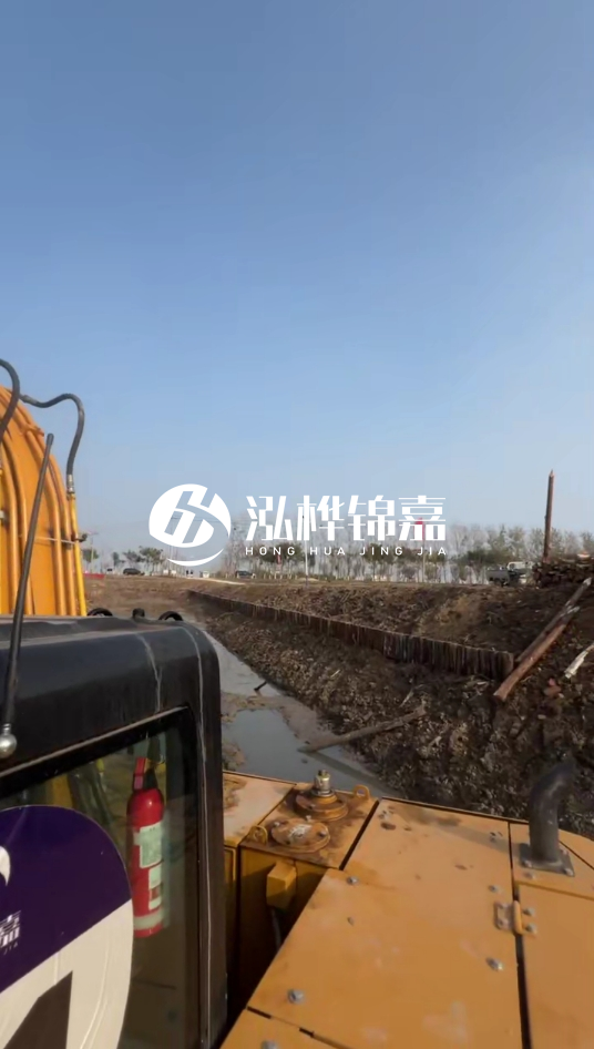 三門峽挖機打木樁專業(yè)施工-松木樁打樁木價格含運輸成本嗎？