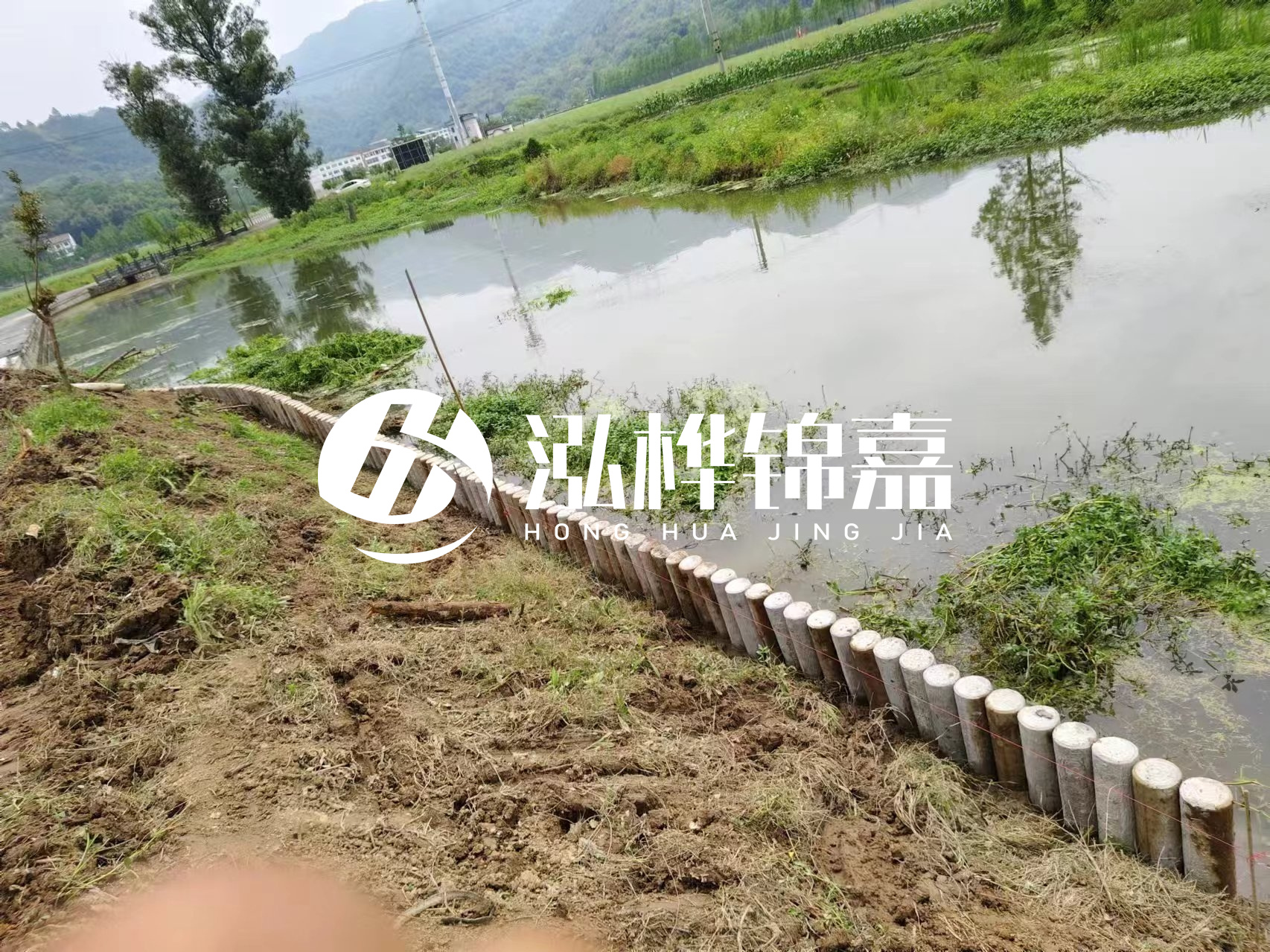 安順市挖機(jī)打木樁專(zhuān)業(yè)施工-河道水泥樁護(hù)坡多少錢(qián)一米？